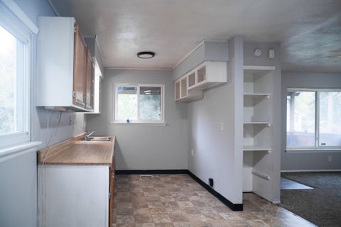 Tiny photo for 226 E Lakeview Road, Flint City, MI 48503 (MLS # 5050224719)