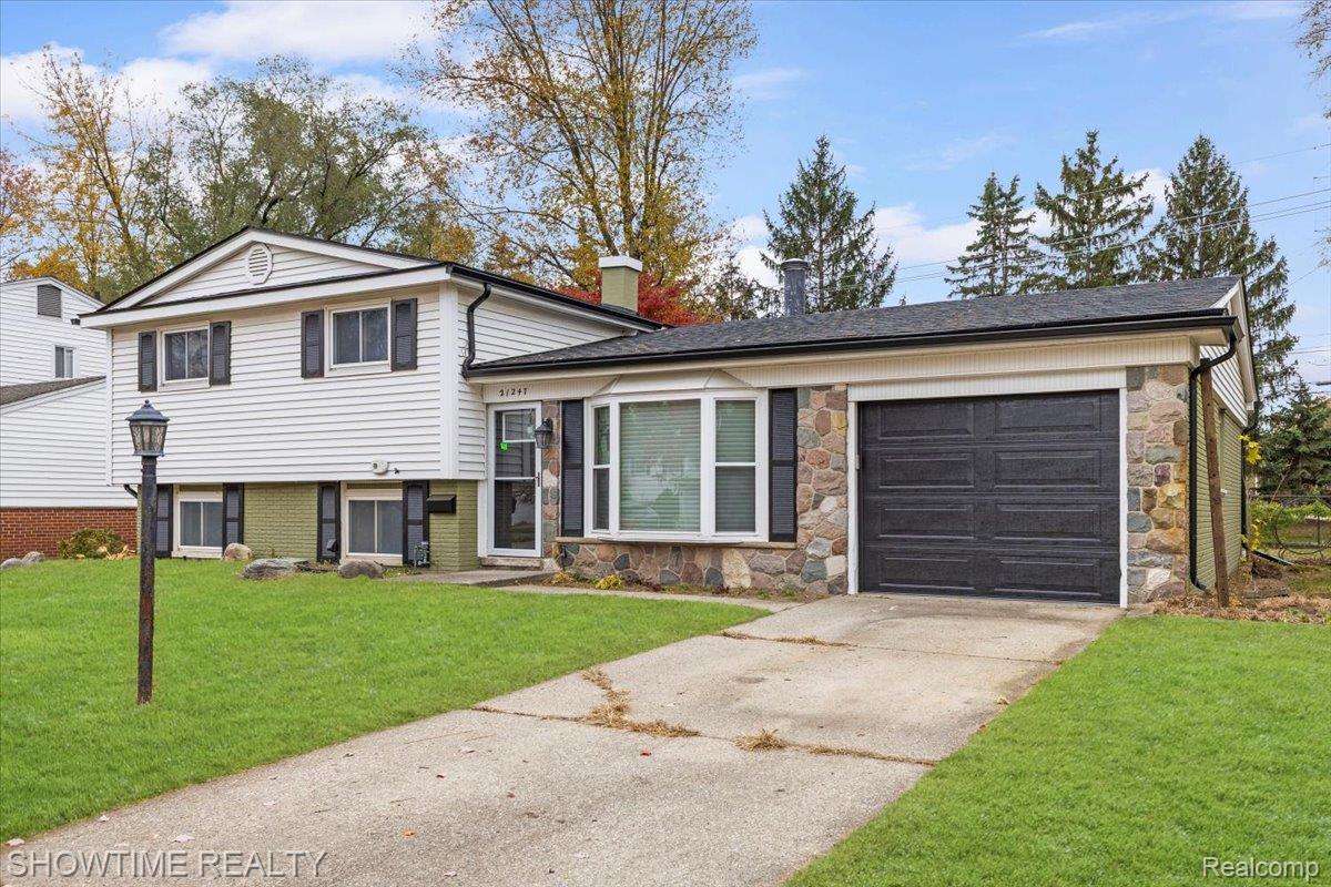 21247 Larkspur Street