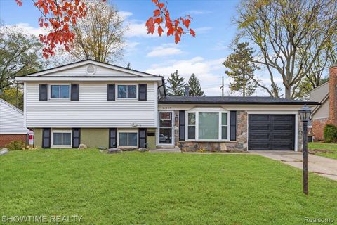 21247 Larkspur Street Farmington City MI 48336