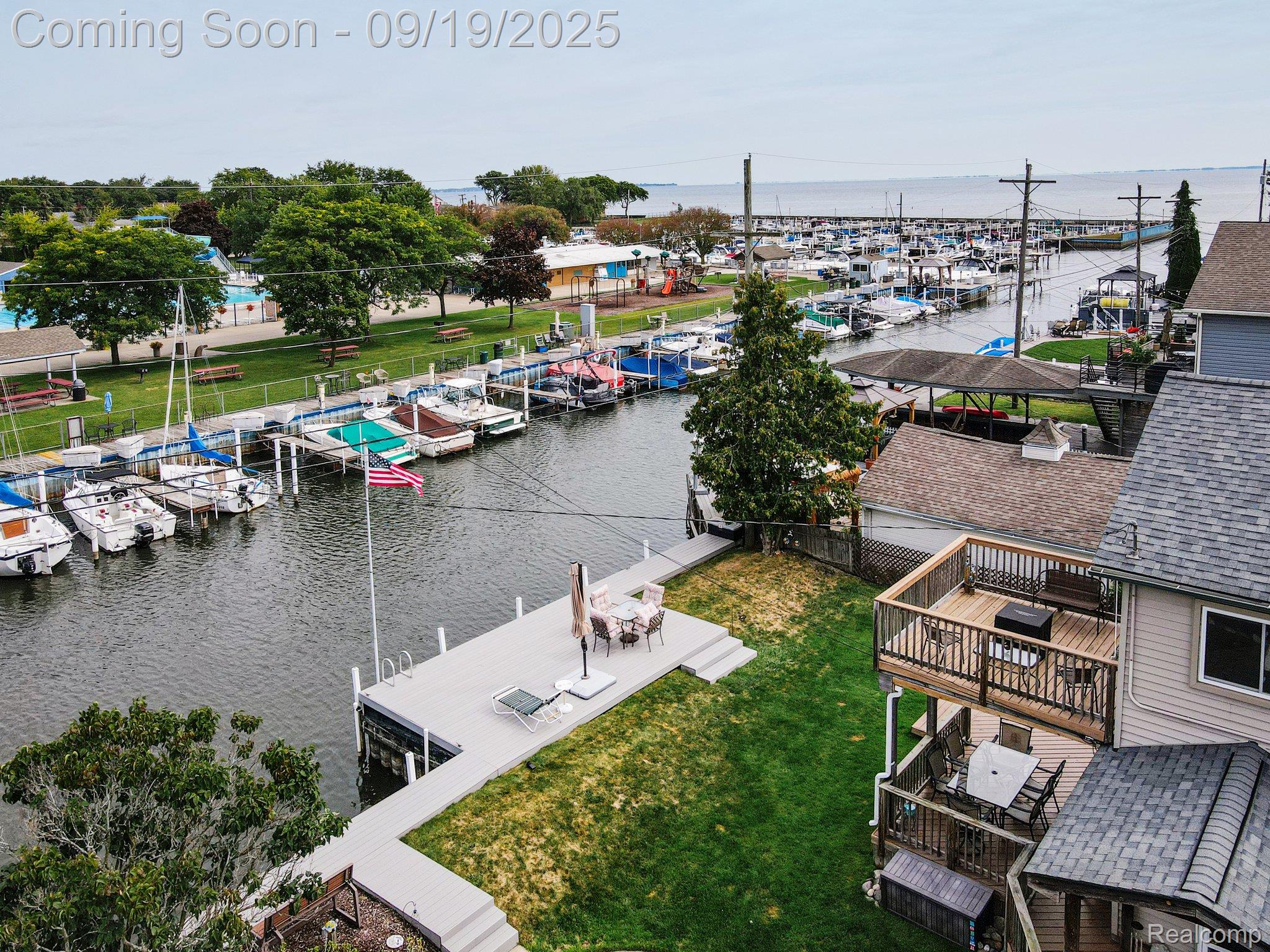 St Clair Shores City, Michigan 48081, United States, 3 Bedrooms Bedrooms, ,3 BathroomsBathrooms,Residential,Pending,211392