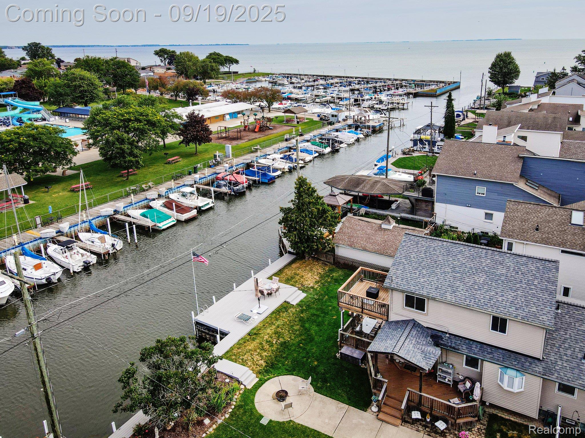 St Clair Shores City, Michigan 48081, United States, 3 Bedrooms Bedrooms, ,3 BathroomsBathrooms,Residential,Pending,211392