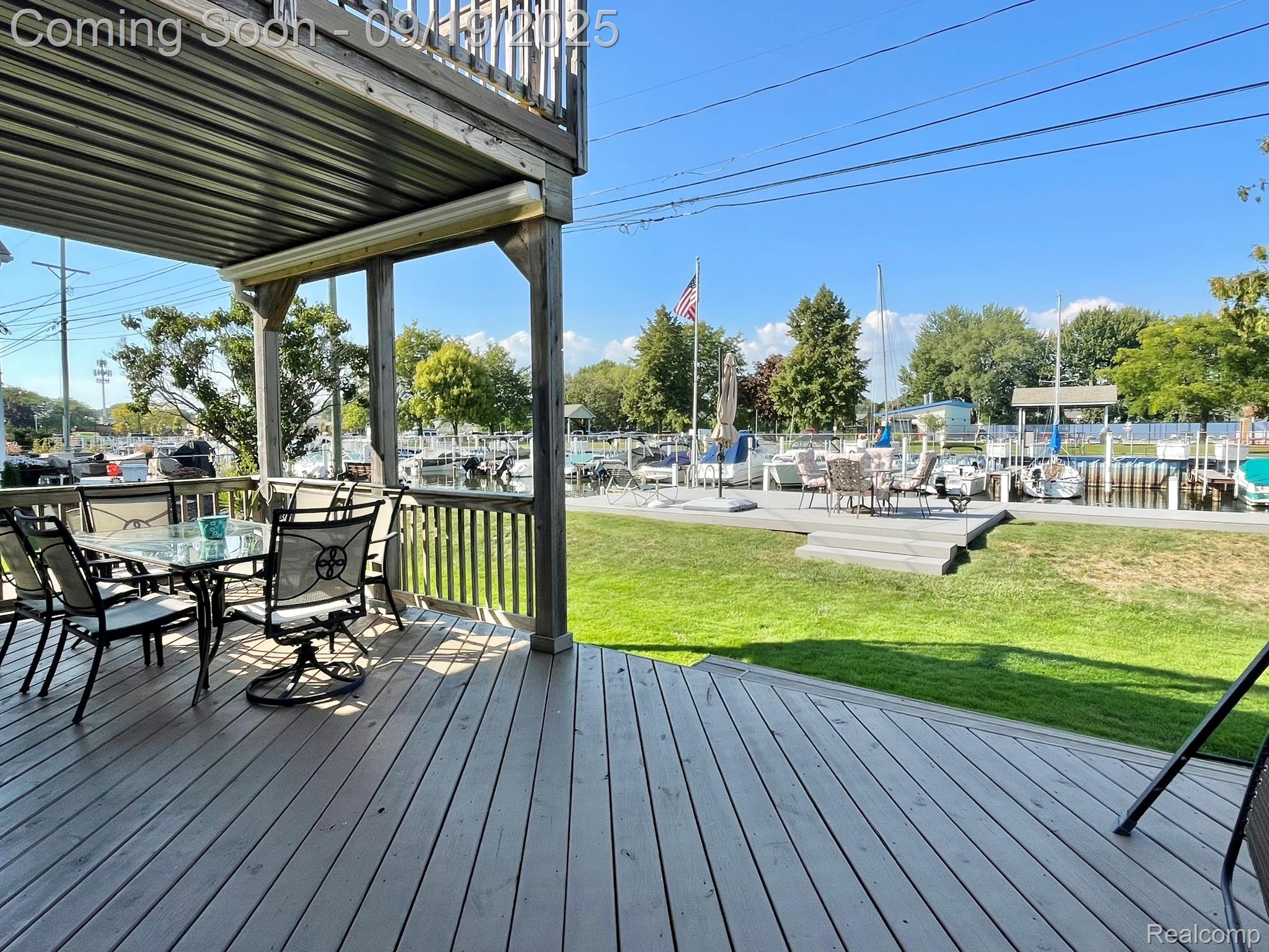 St Clair Shores City, Michigan 48081, United States, 3 Bedrooms Bedrooms, ,3 BathroomsBathrooms,Residential,Pending,211392