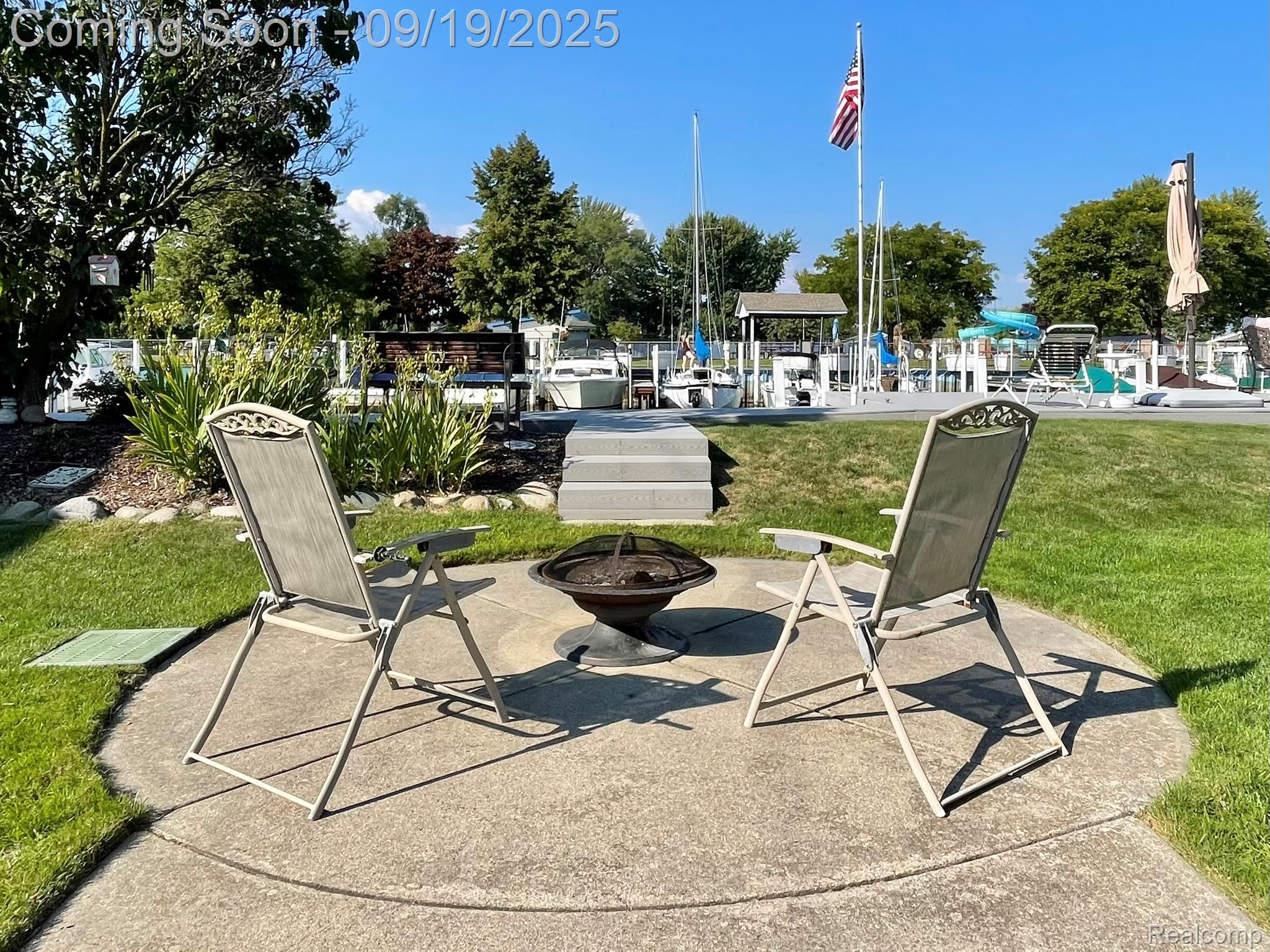 St Clair Shores City, Michigan 48081, United States, 3 Bedrooms Bedrooms, ,3 BathroomsBathrooms,Residential,Pending,211392