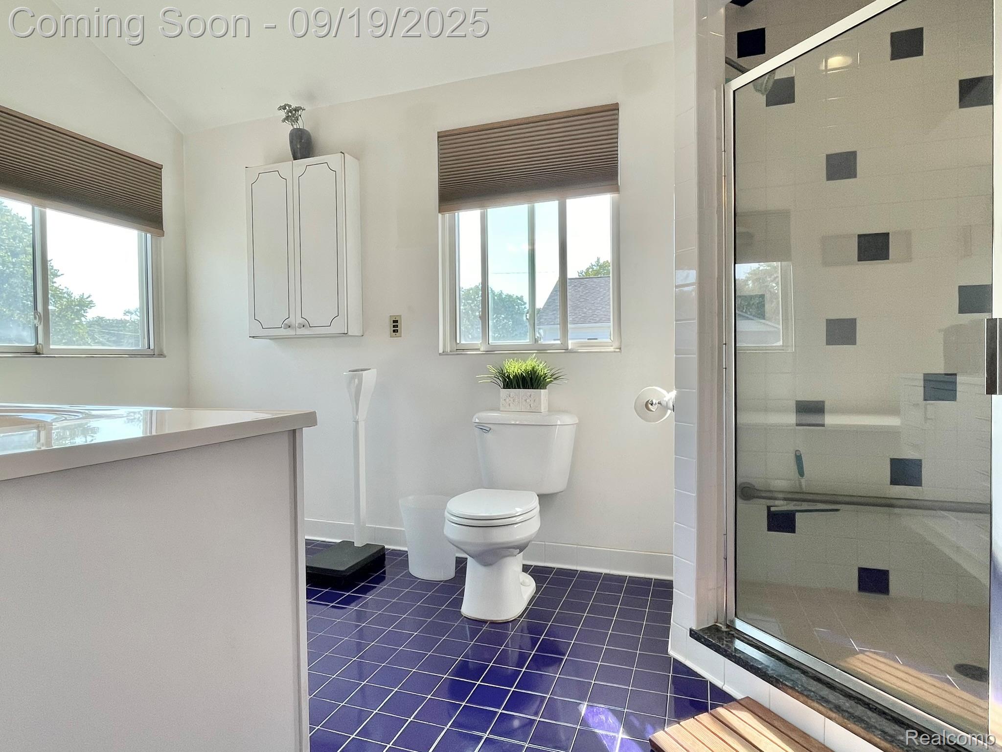 St Clair Shores City, Michigan 48081, United States, 3 Bedrooms Bedrooms, ,3 BathroomsBathrooms,Residential,Pending,211392