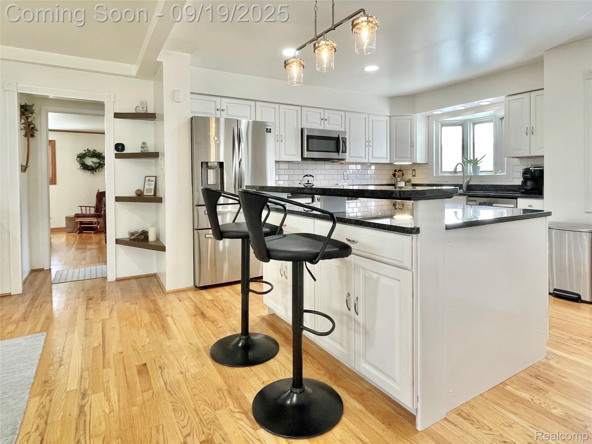 St Clair Shores City, Michigan 48081, United States, 3 Bedrooms Bedrooms, ,3 BathroomsBathrooms,Residential,Pending,211392