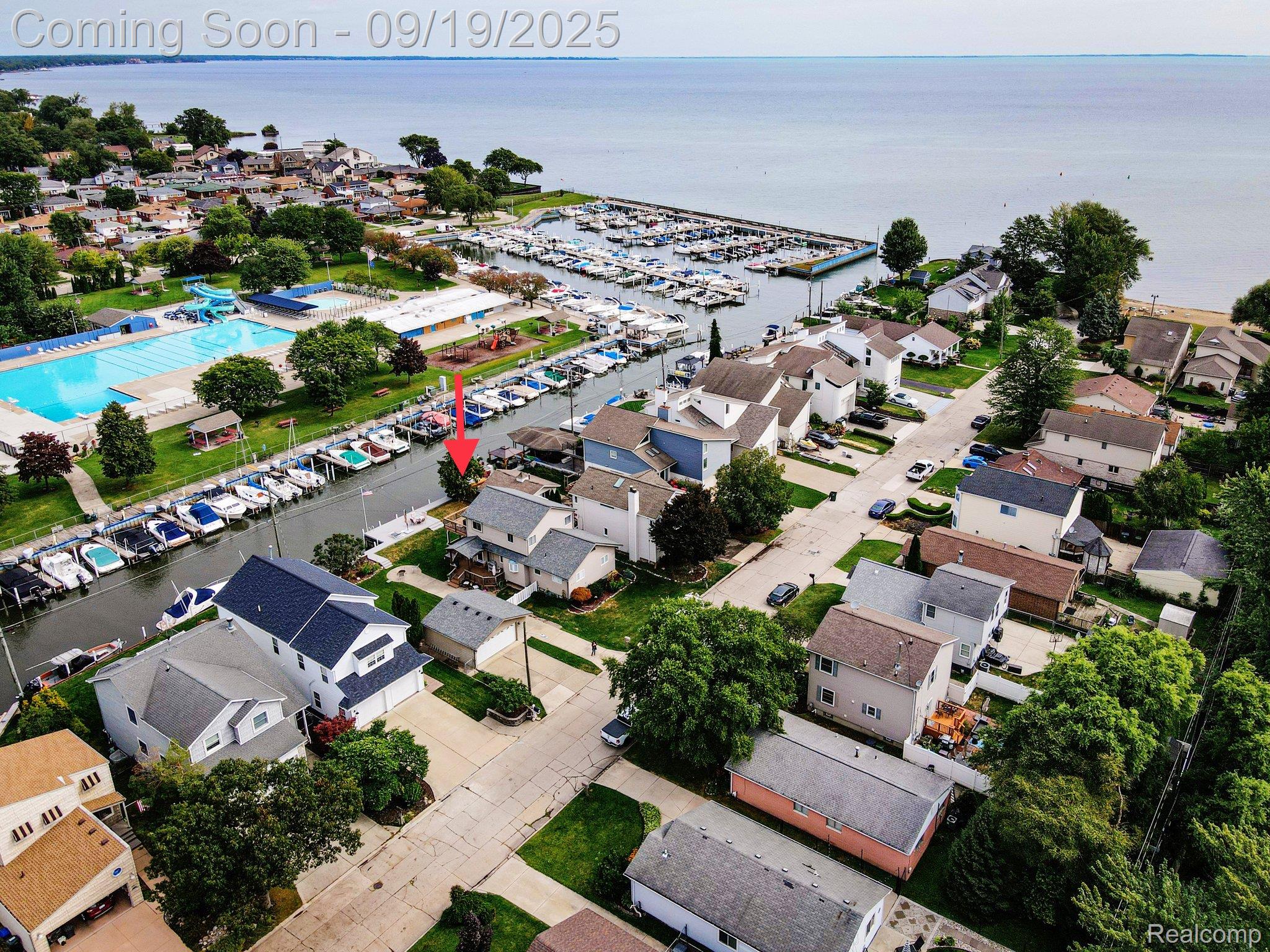 St Clair Shores City, Michigan 48081, United States, 3 Bedrooms Bedrooms, ,3 BathroomsBathrooms,Residential,Pending,211392