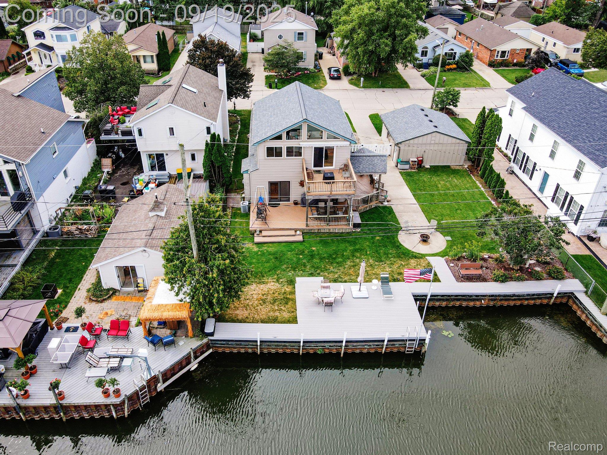 St Clair Shores City, Michigan 48081, United States, 3 Bedrooms Bedrooms, ,3 BathroomsBathrooms,Residential,Pending,211392