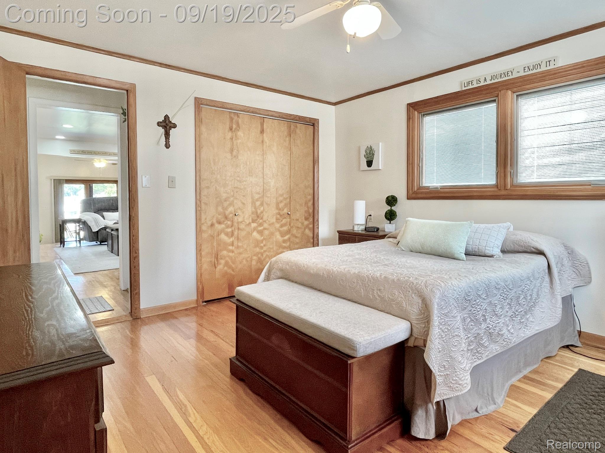 St Clair Shores City, Michigan 48081, United States, 3 Bedrooms Bedrooms, ,3 BathroomsBathrooms,Residential,Pending,211392