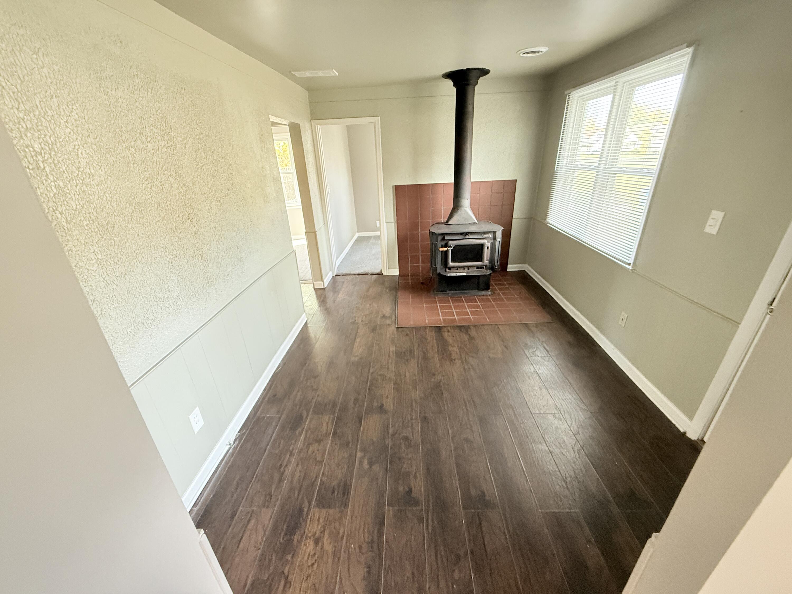 14936 Alberta Avenue