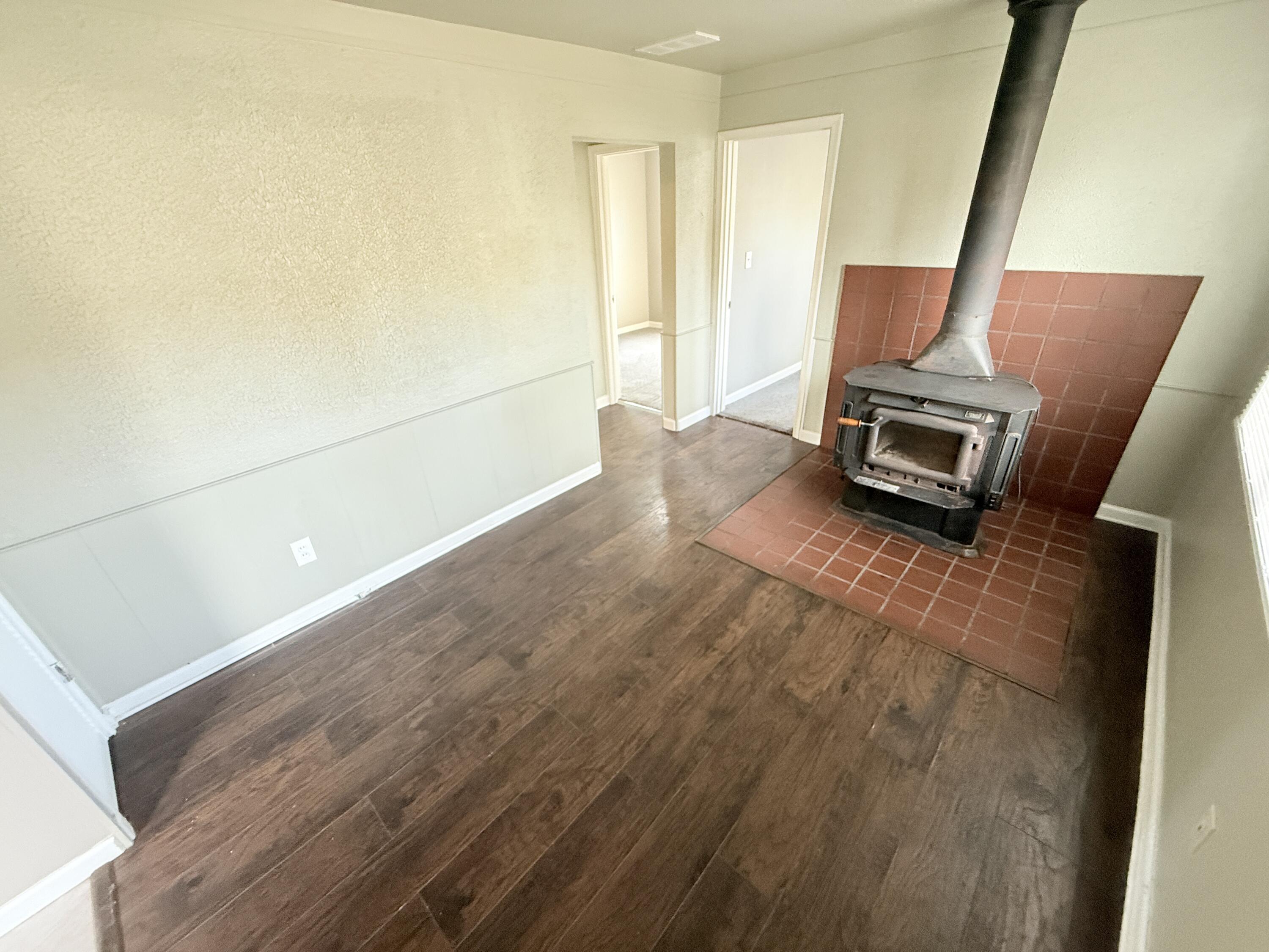 14936 Alberta Avenue