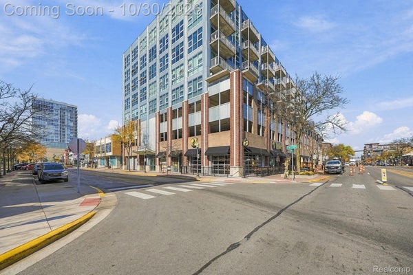 100 W 5TH ST APT 712, ROYAL OAK, MI 48067 - Image 521bdd7020541af5fae1a3eaa3e255be/1857877560