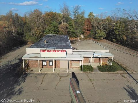 6798 DIXIE Highway Village Of Clarkston City MI 48346