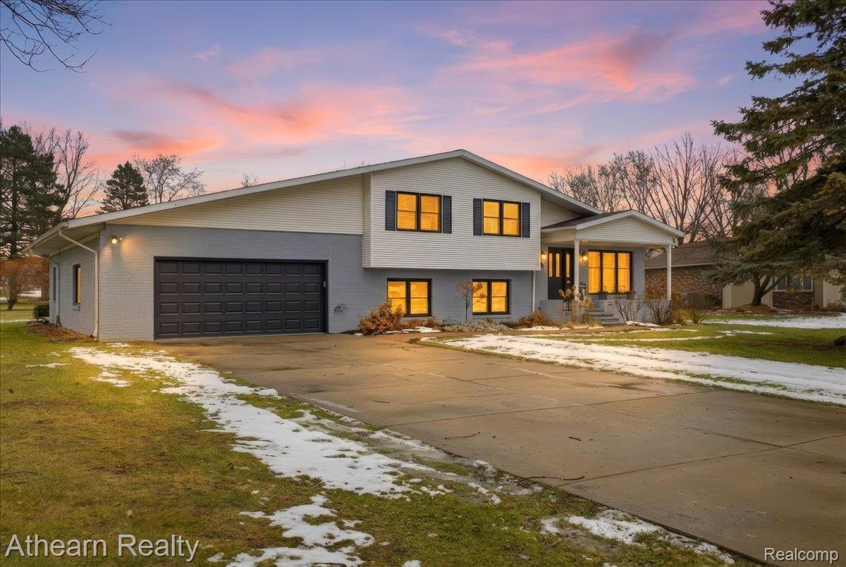 1412 Meadow Green Lane