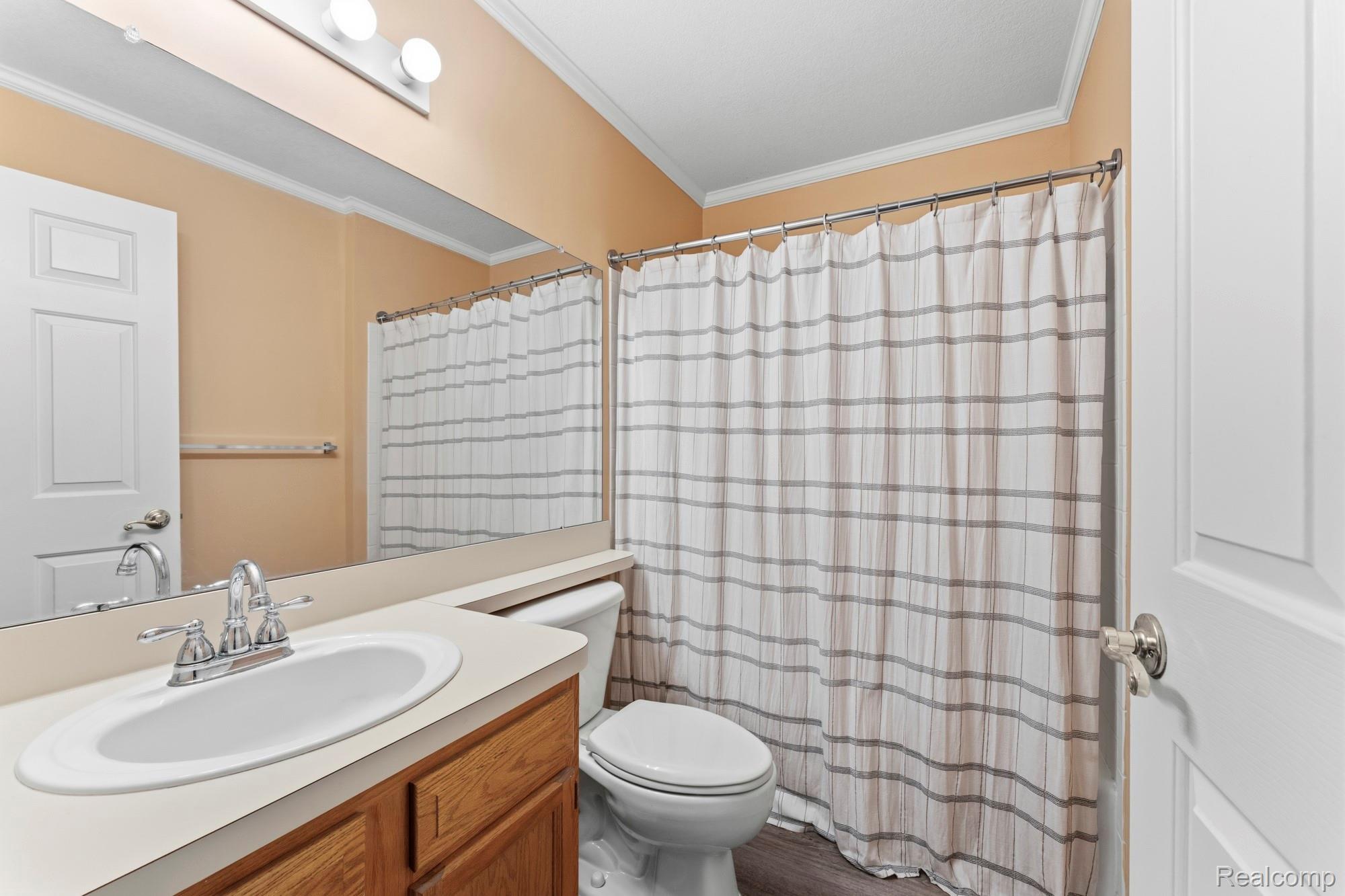 5487 Greenway Drive 82