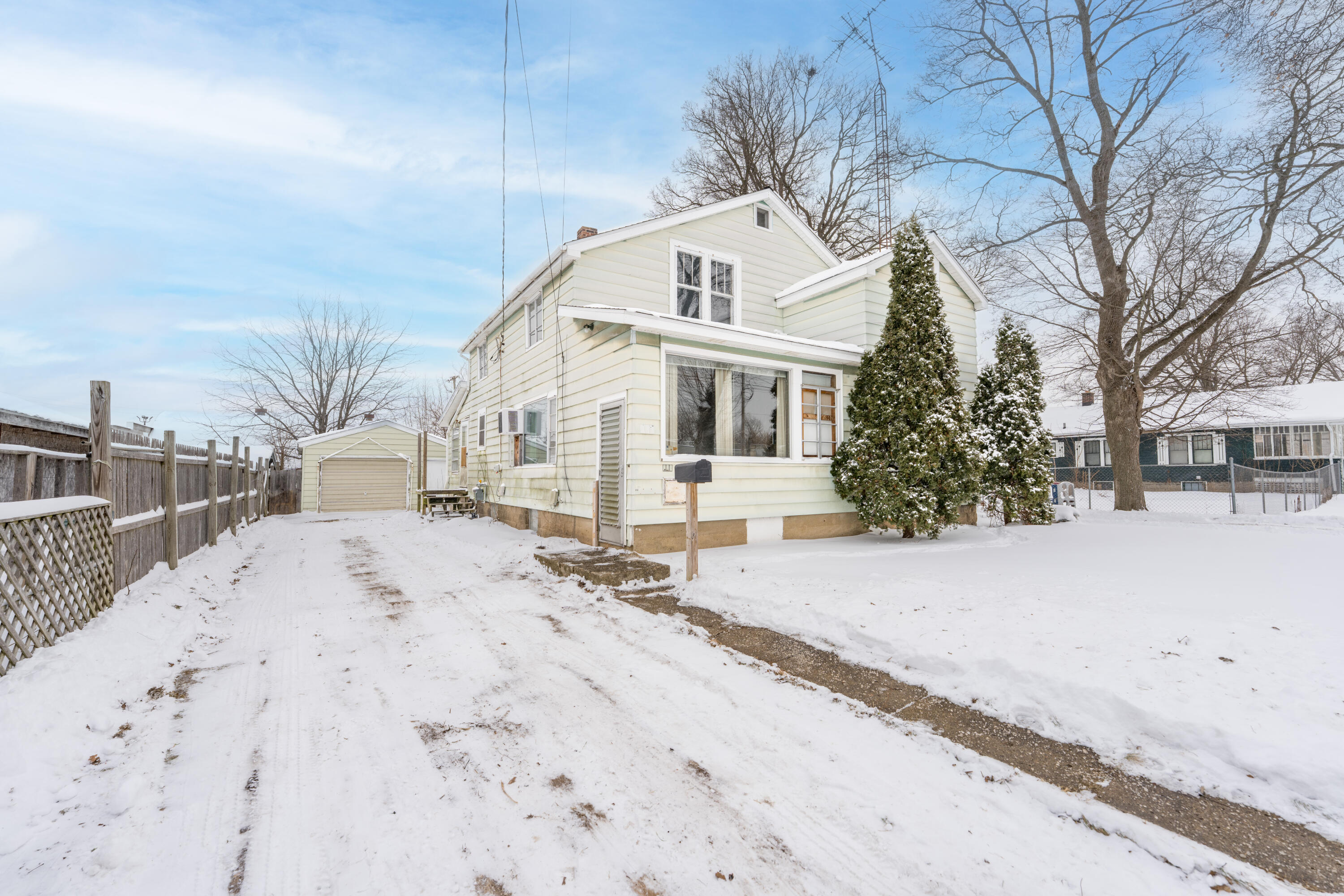 111 S Fountain Street