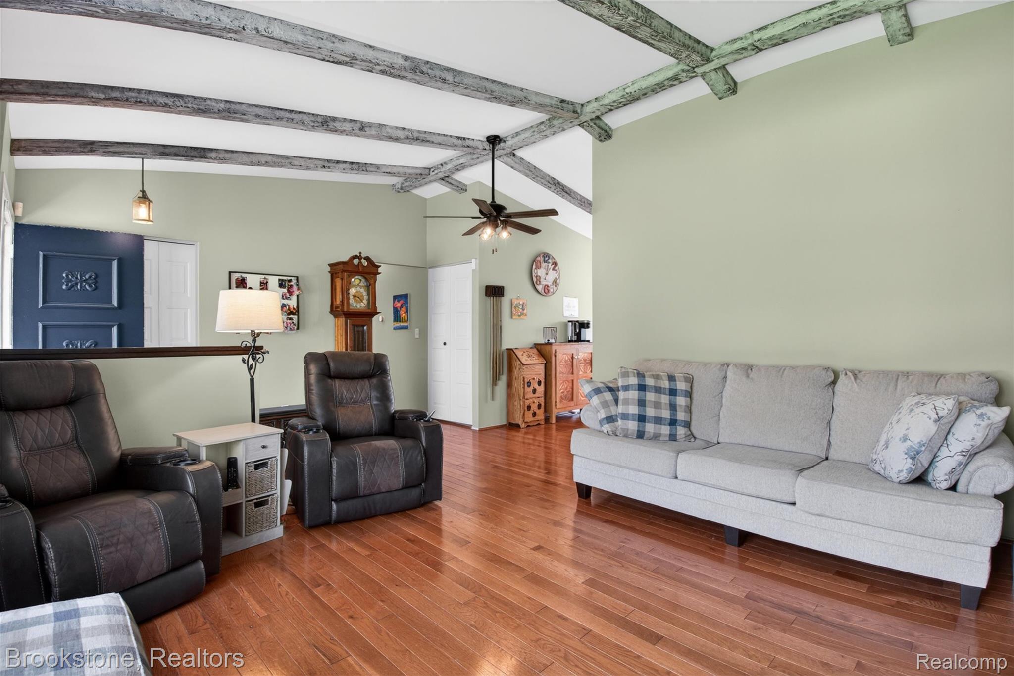 1086 Risecliff Drive