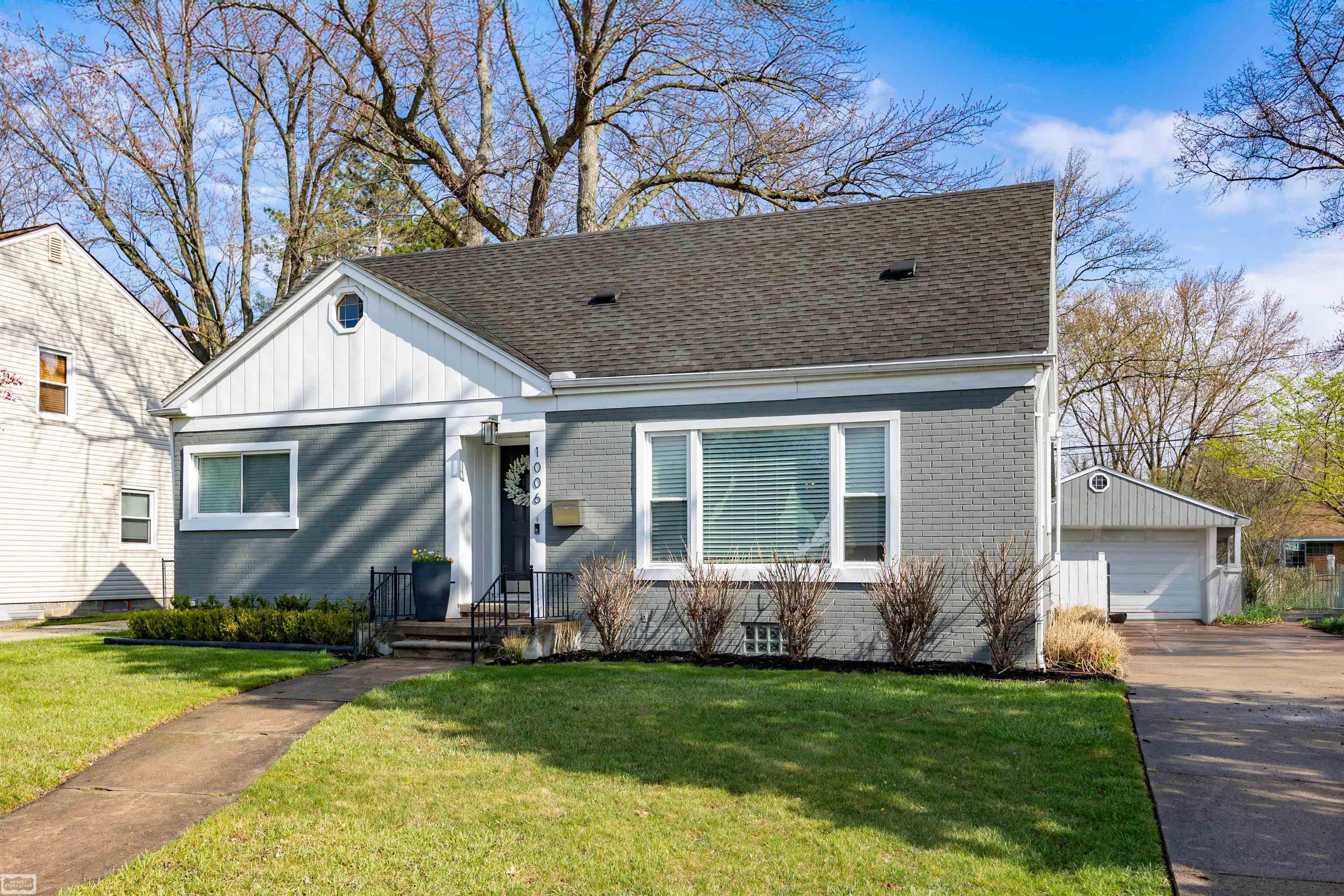 1006 W 12 Mile Road