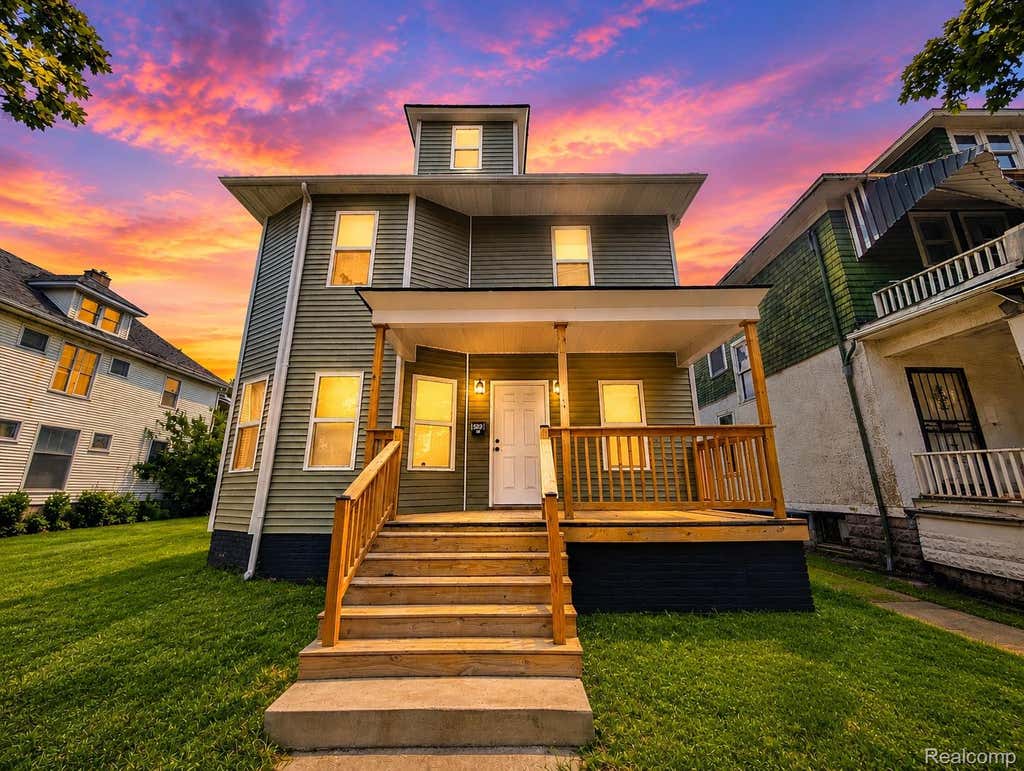 Photo of 592 Leicester Court, Detroit City, MI 48202 (MLS # 20261056340)
