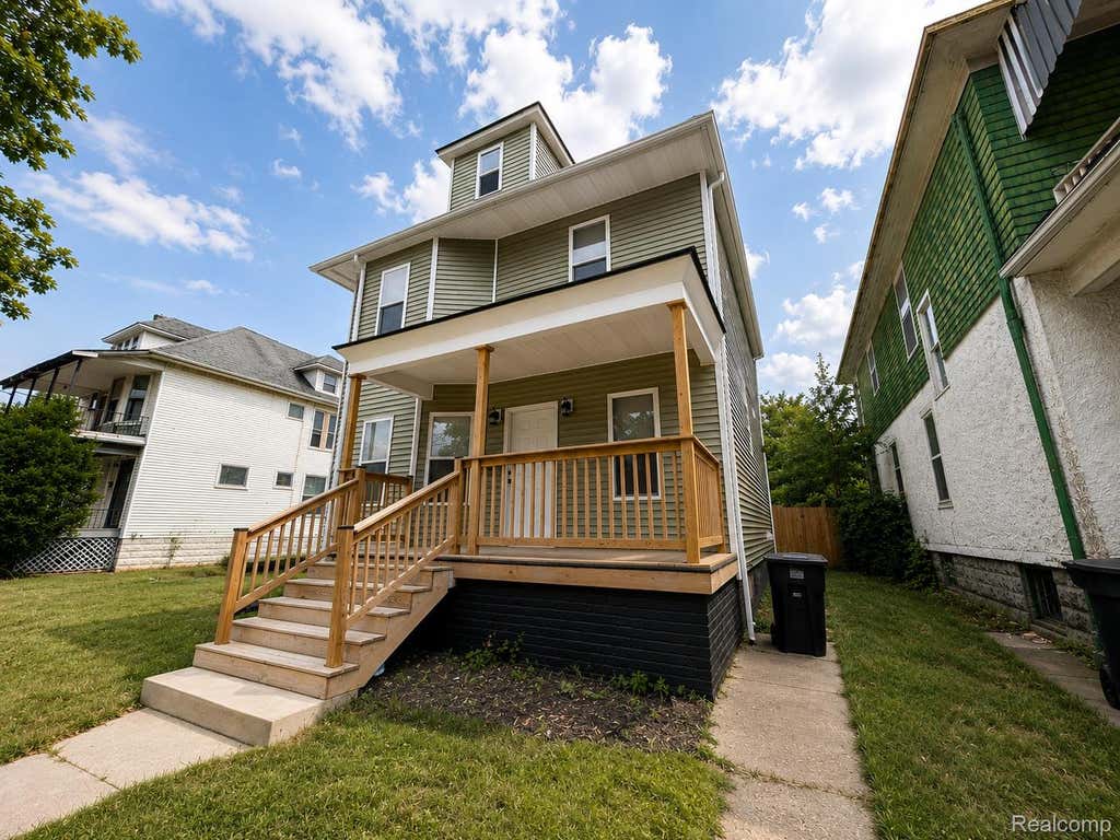 Photo of 592 Leicester Court, Detroit City, MI 48202 (MLS # 20261056340)