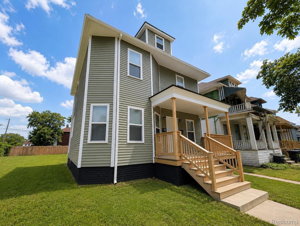 Photo of 592 Leicester Court, Detroit City, MI 48202 (MLS # 20261056340)