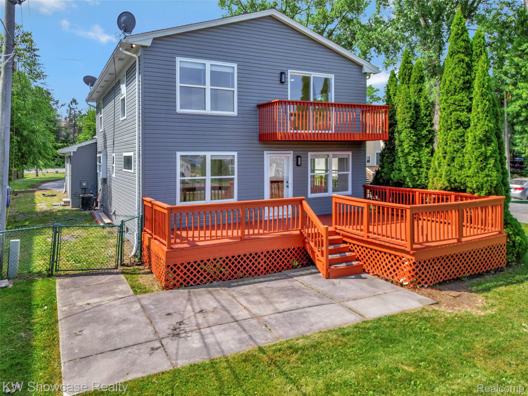 4392 Cass Elizabeth Road