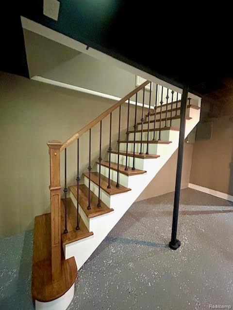 Madison Heights City, Michigan 48071, United States, 3 Bedrooms Bedrooms, ,2 BathroomsBathrooms,Residential,Active,215578