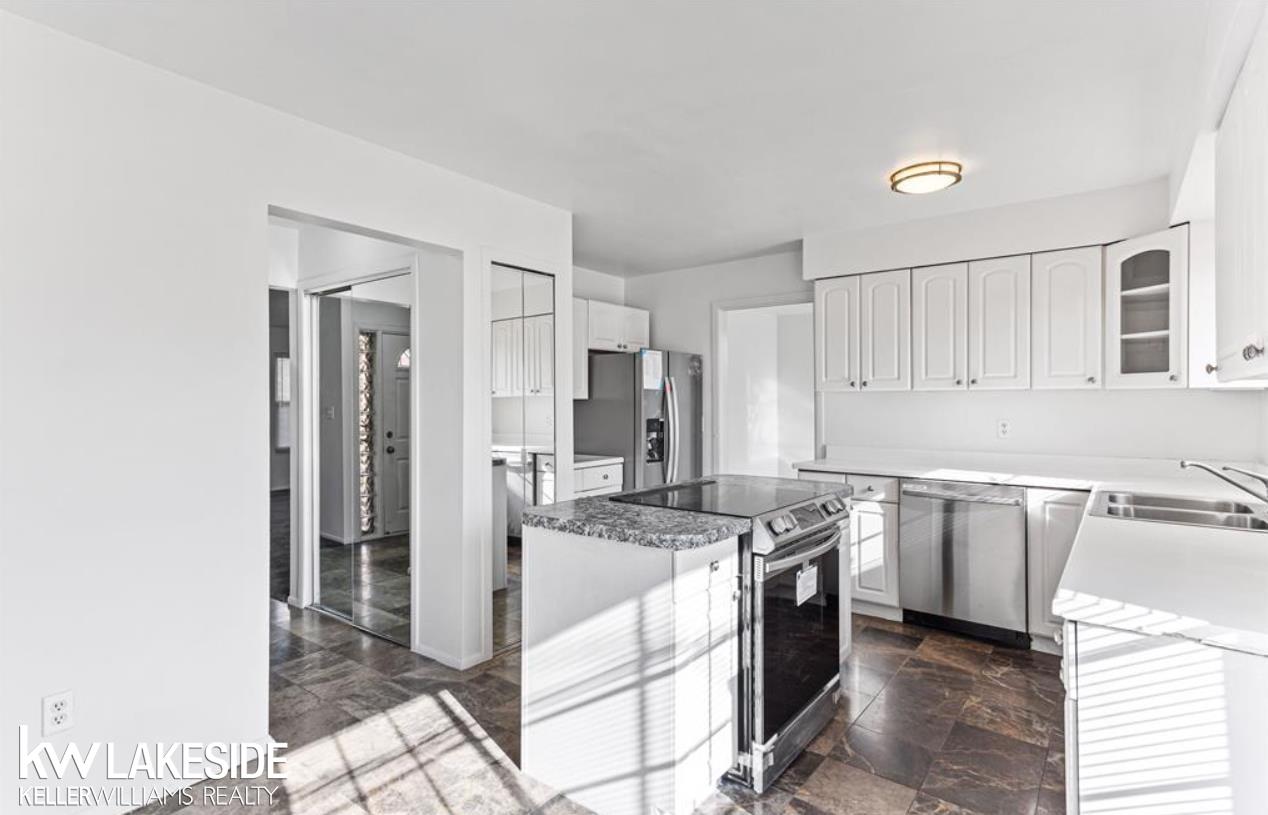 18130 Roseland Boulevard