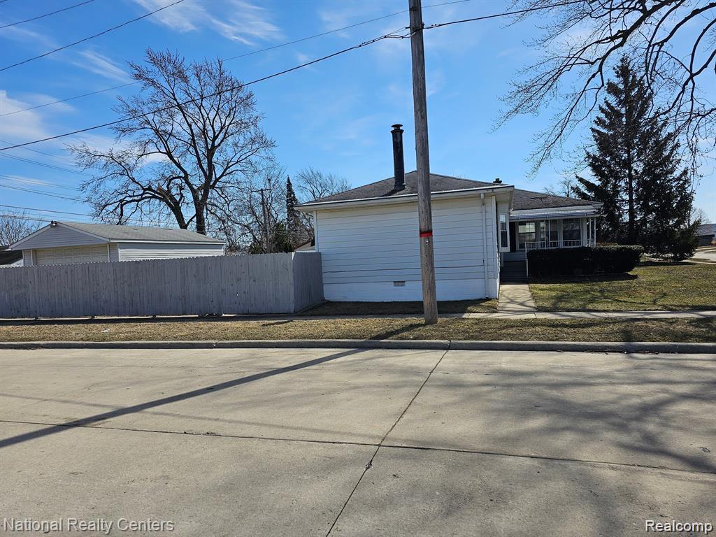 13621 MULBERRY Street