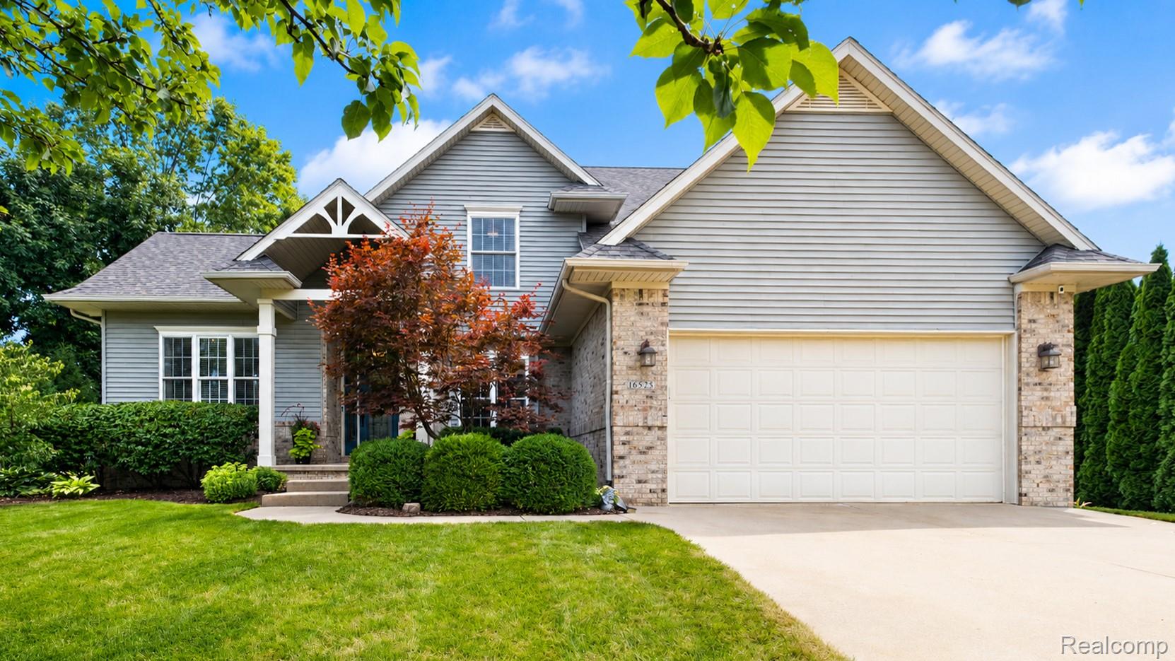 16525 W Horseshoe Trail