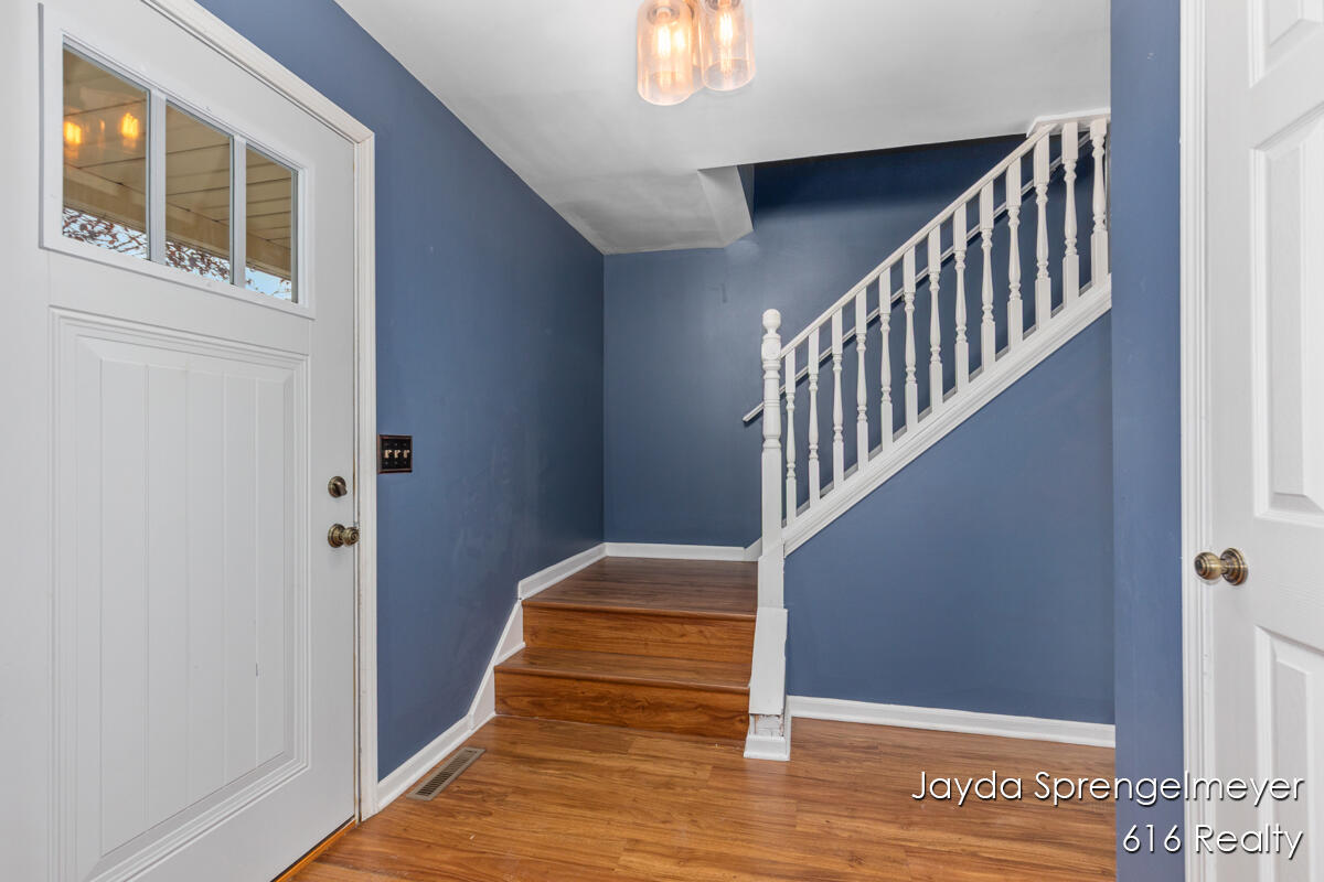 5450 Golfcrest Court SW