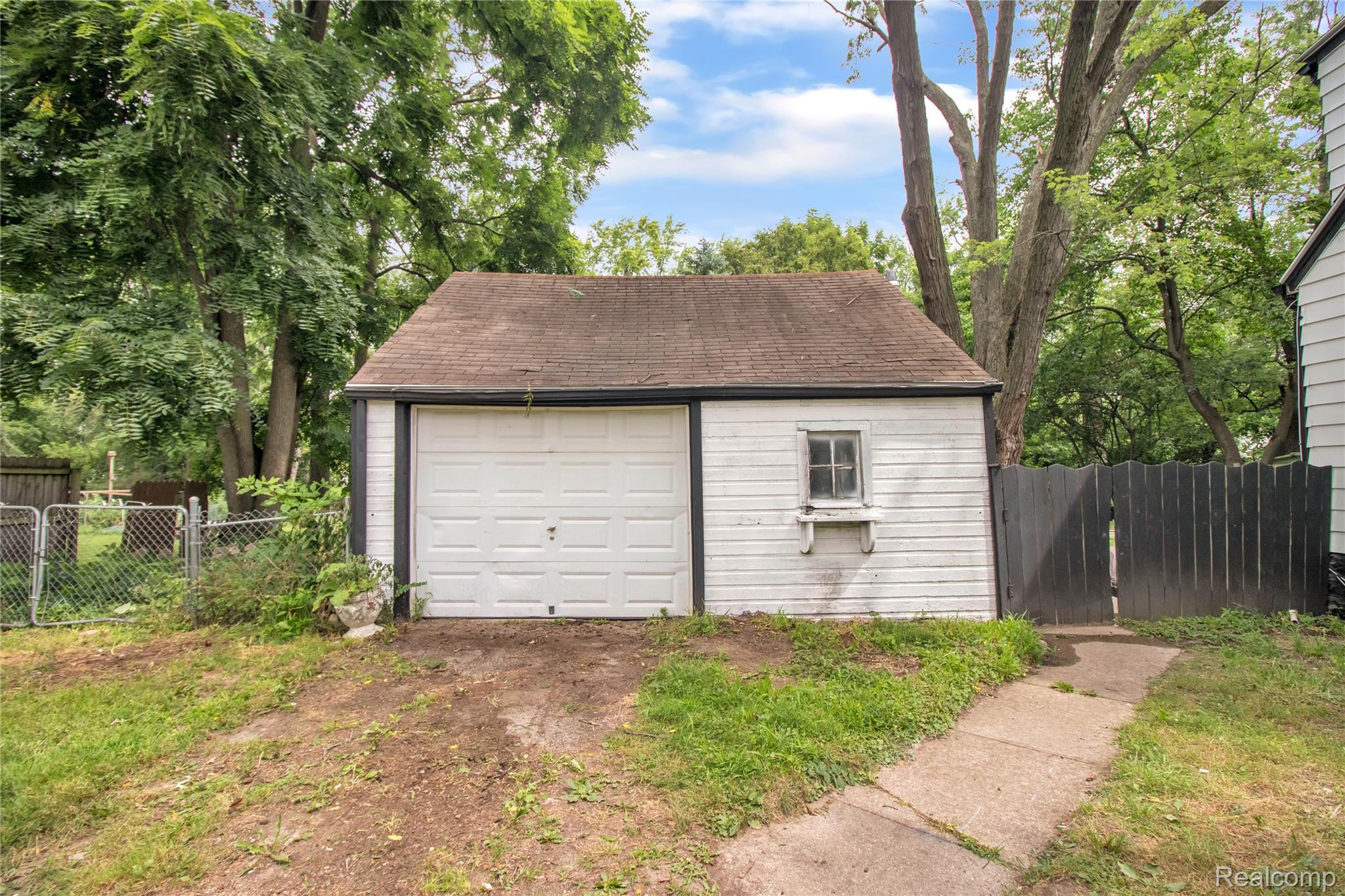 205 E Potter Avenue