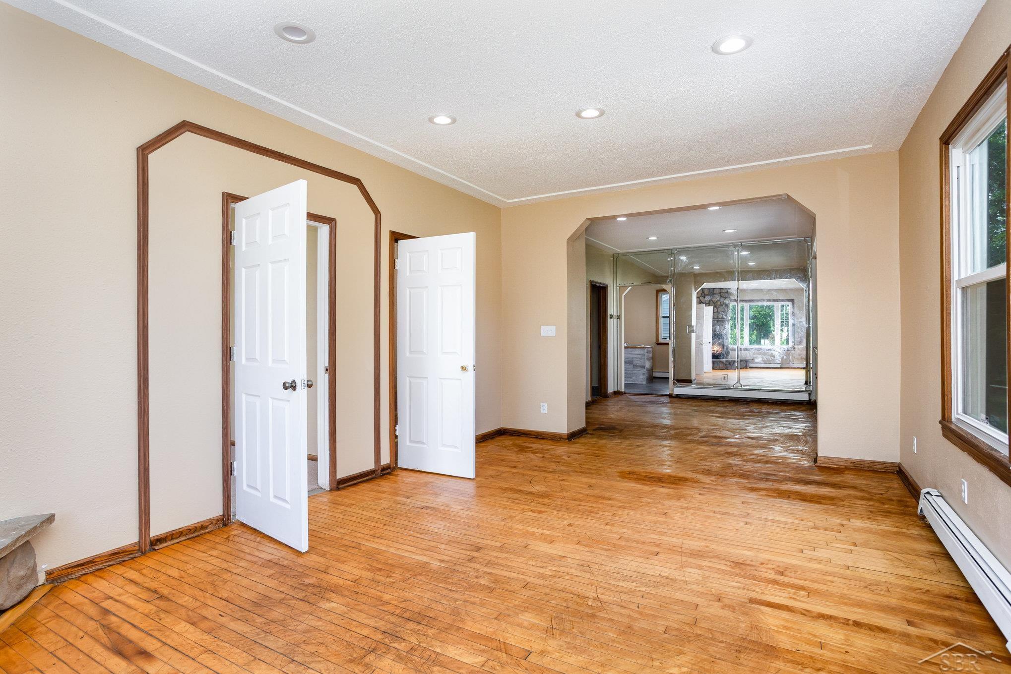 2015 S Washington Street