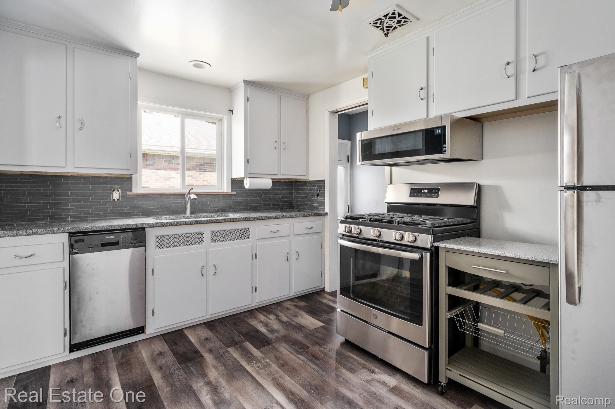 21135 LITTLESTONE Road