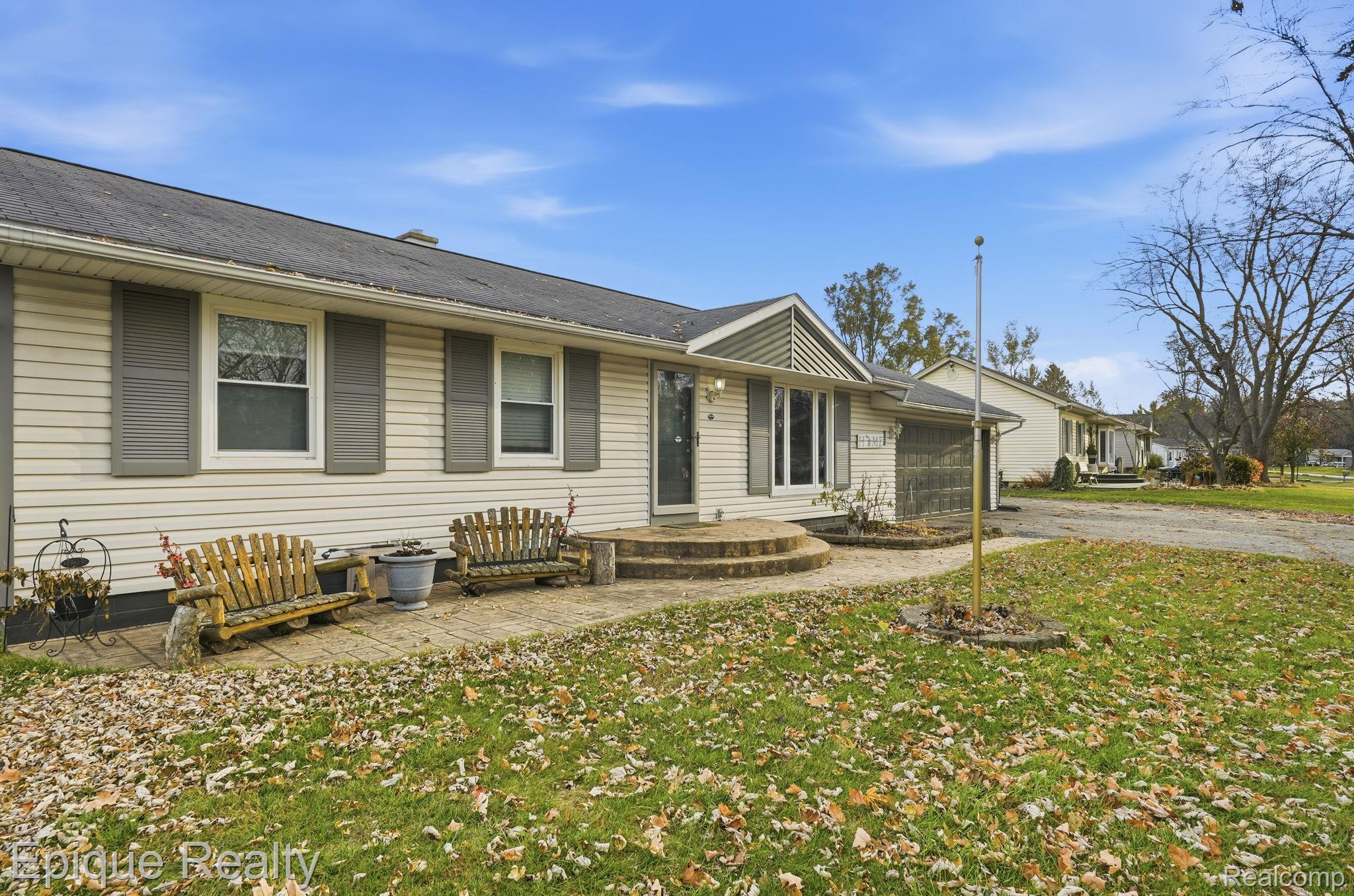 811 Los Arboles Drive