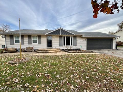 811 Los Arboles Drive Wolverine Lake Village MI 48390