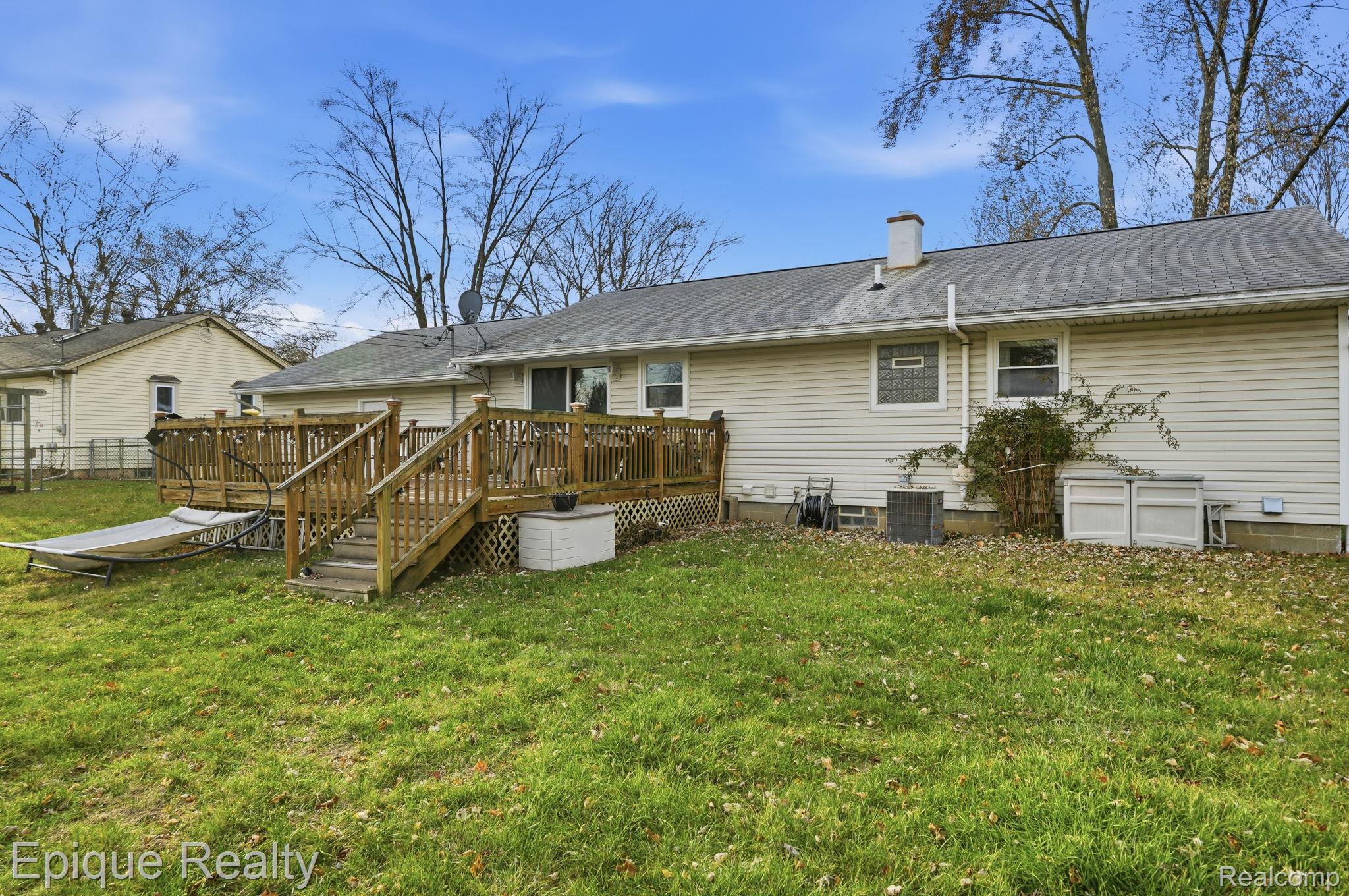 811 Los Arboles Drive