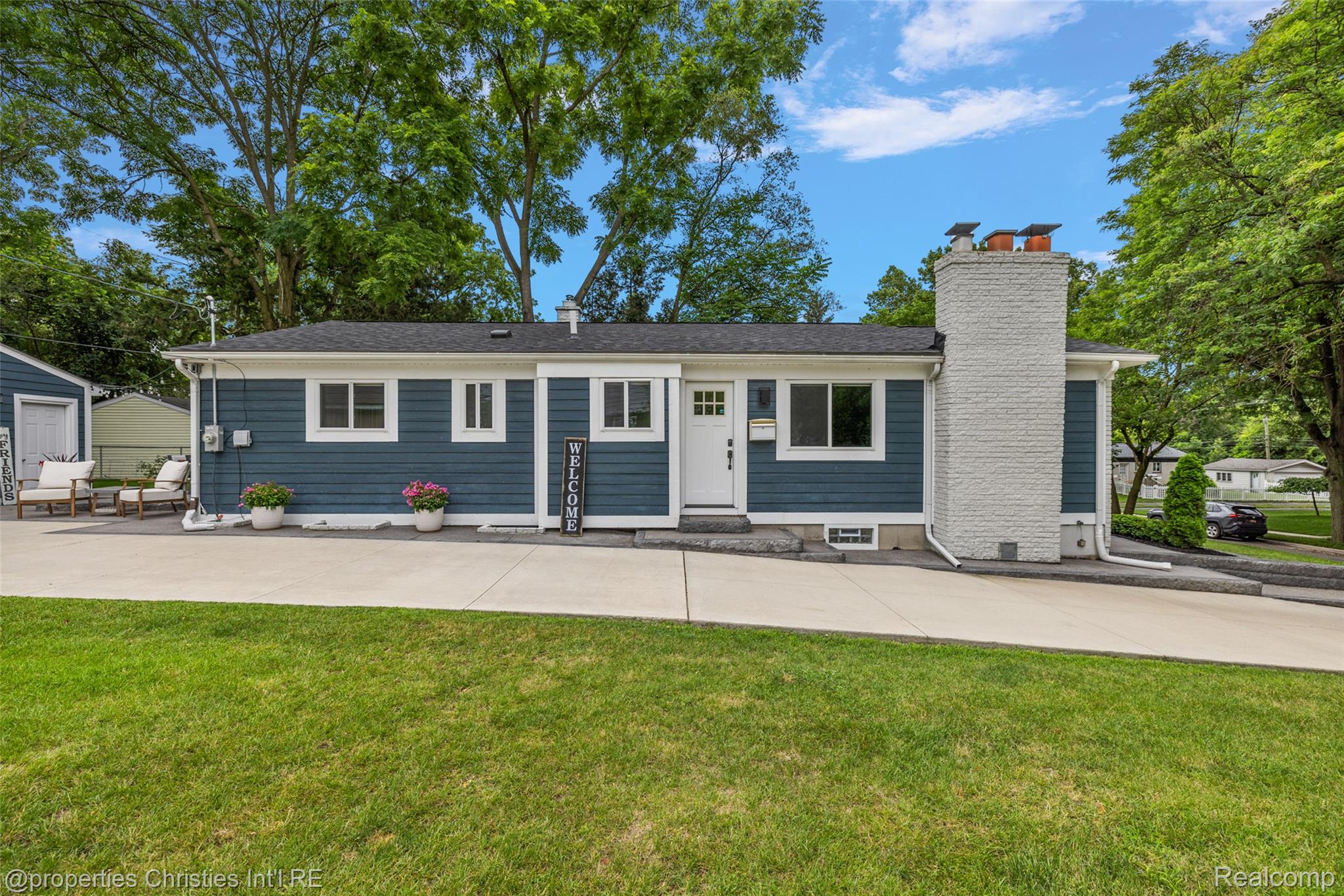 222 N Alice Avenue