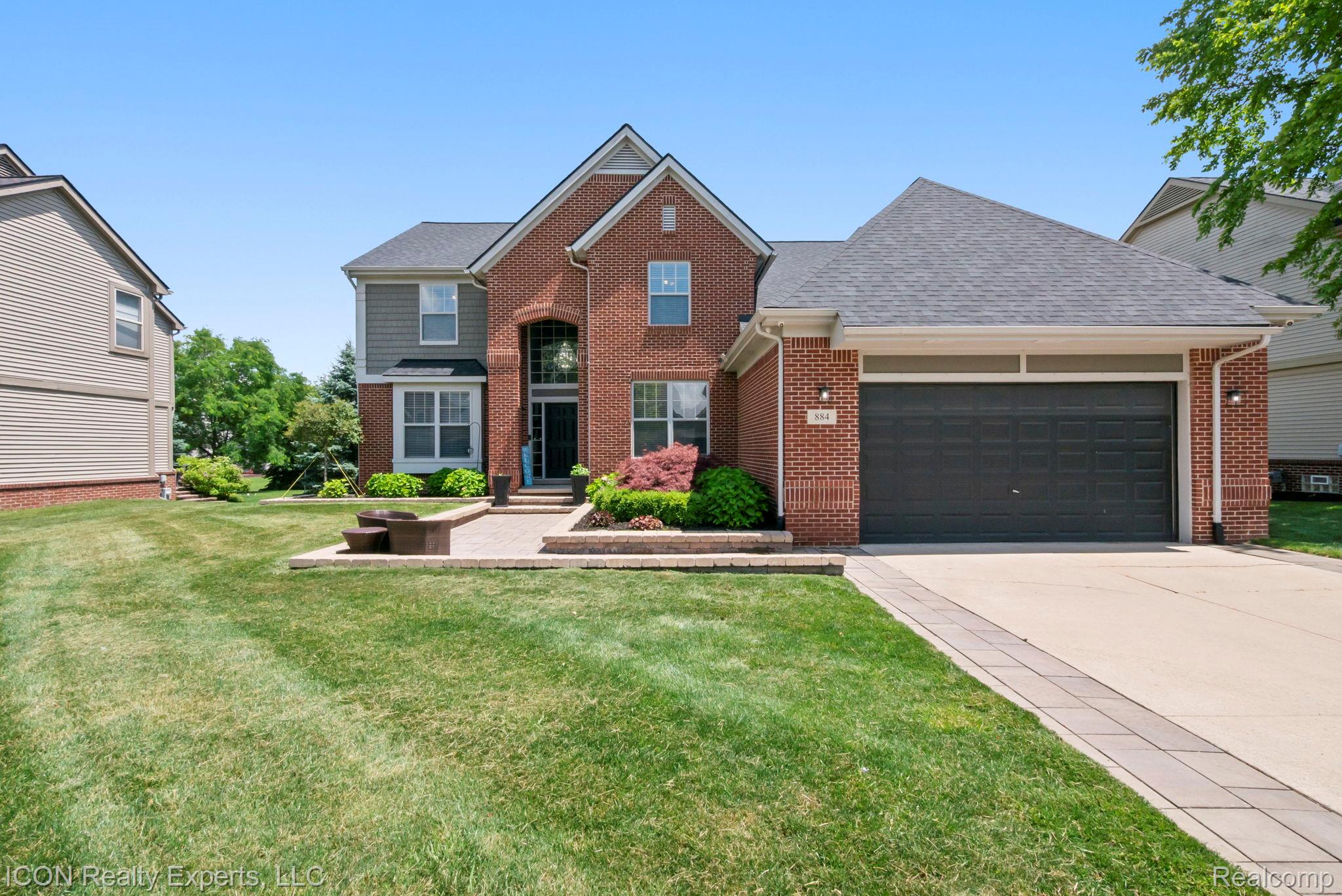 884 Grandview Drive