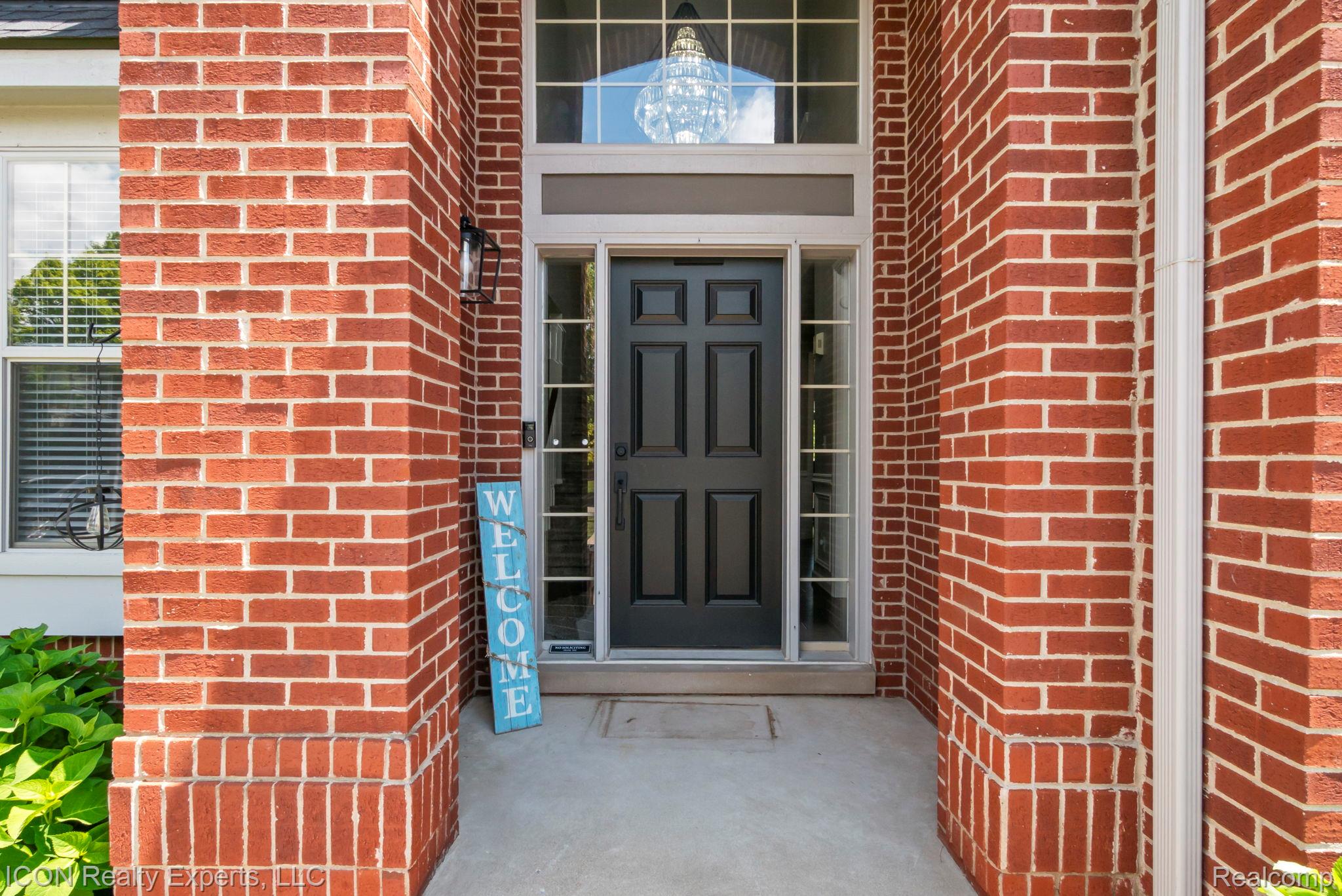 884 Grandview Drive