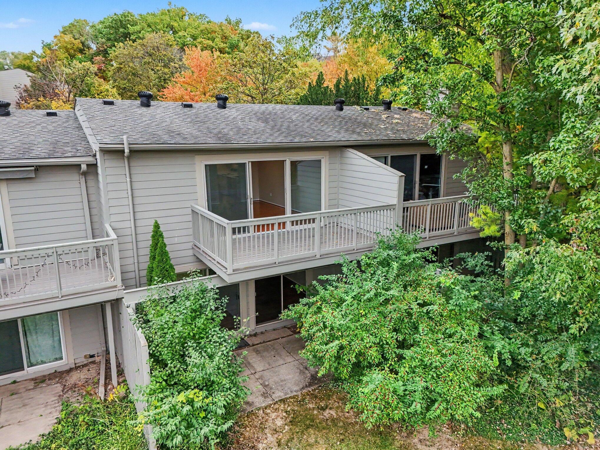 669 Watersedge Drive
