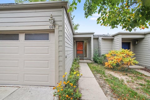 Tiny photo for 669 Watersedge Drive, Ann Arbor, MI 48105 (MLS # 81026055809)