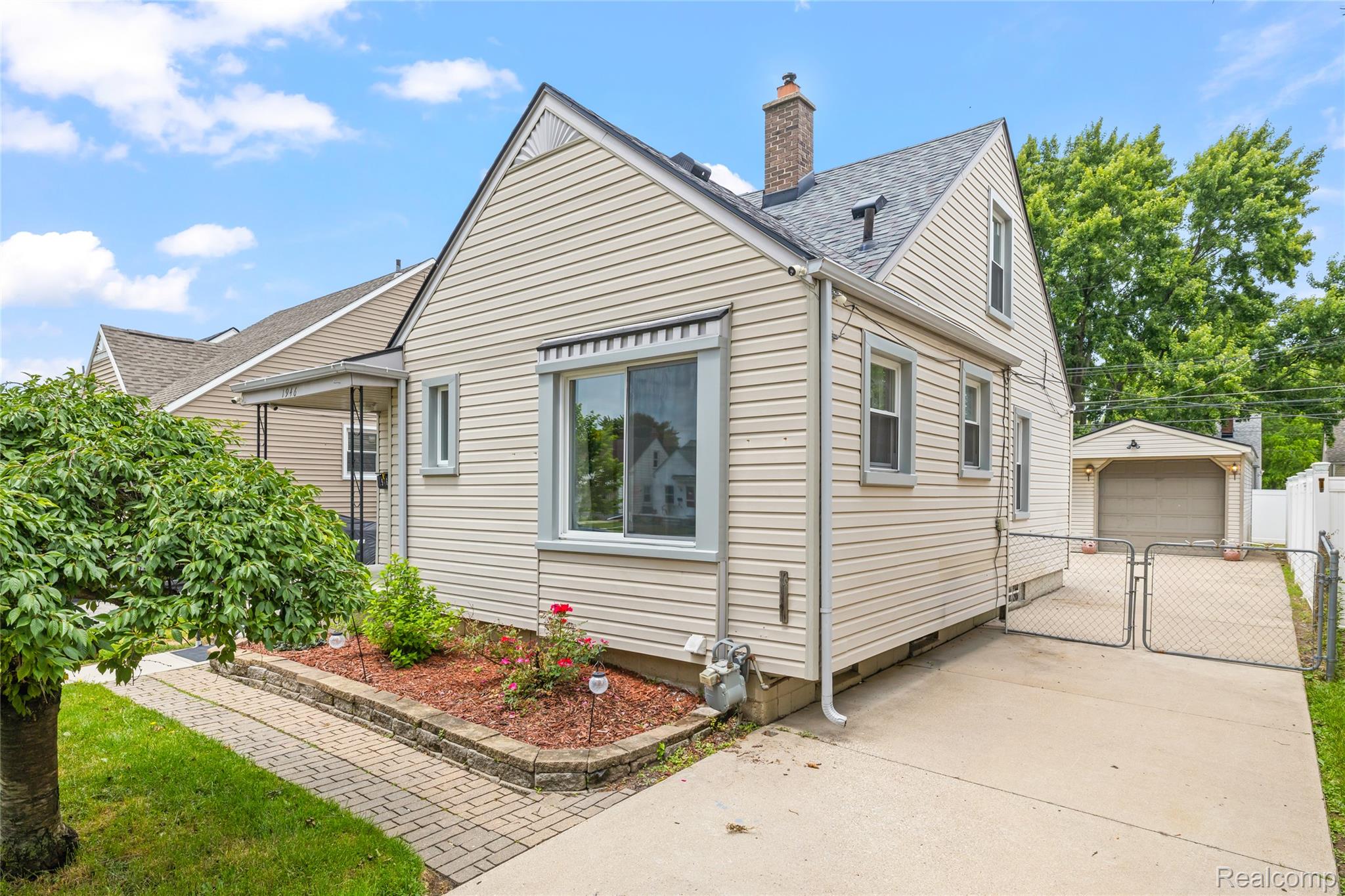 1946 Leblanc Street