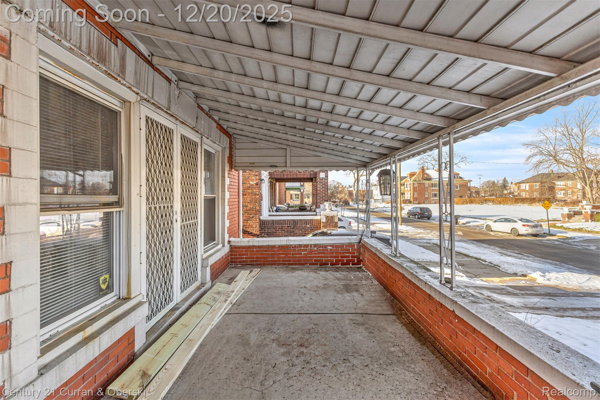 2015 Gladstone Street