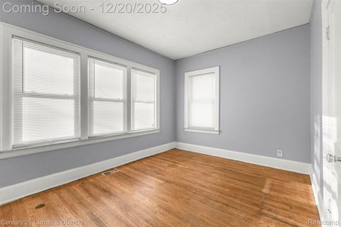 Tiny photo for 2015 Gladstone Street, Detroit City, MI 48206 (MLS # 20251060740)