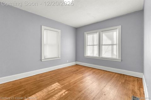 Tiny photo for 2015 Gladstone Street, Detroit City, MI 48206 (MLS # 20251060740)