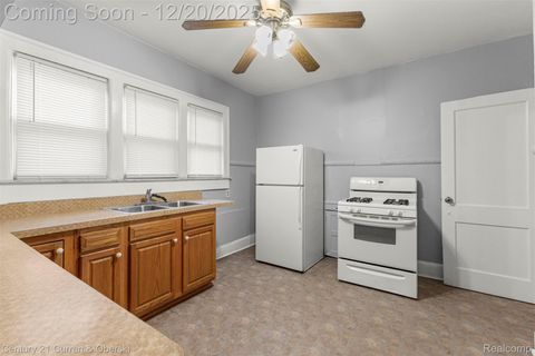 Tiny photo for 2015 Gladstone Street, Detroit City, MI 48206 (MLS # 20251060740)