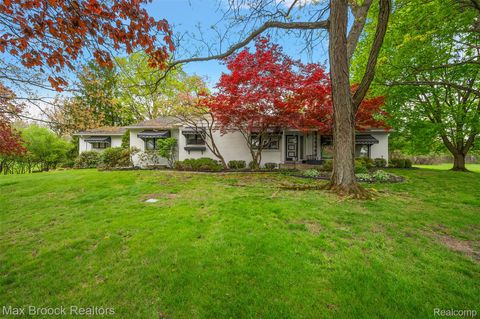 30400 Woodhaven Lane Beverly Hills Village MI 48025