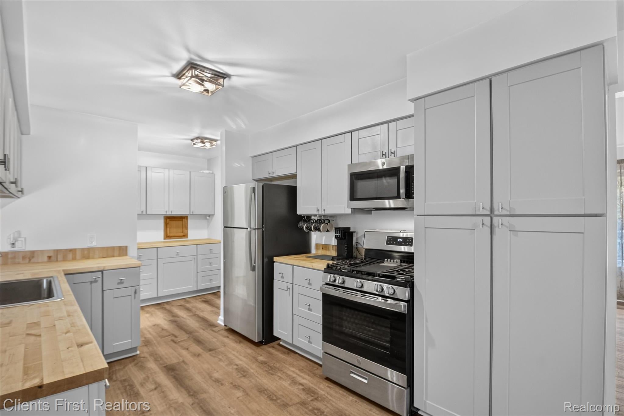 399 Surrey Heights
