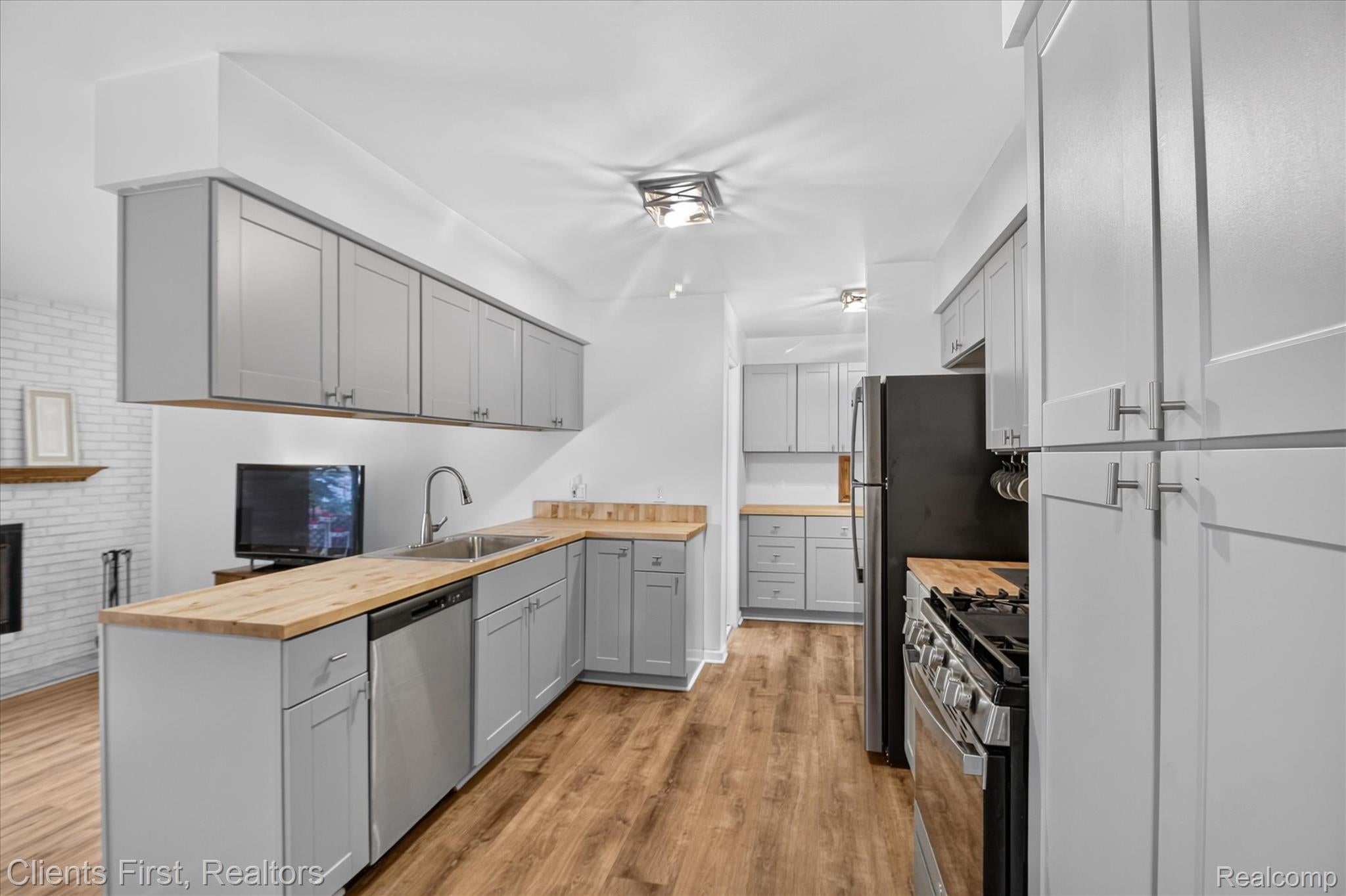 399 Surrey Heights