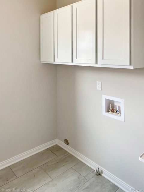 Tiny photo for 7113 Oak Ridge Court, Independence Charter Township, MI 48348 (MLS # 20240061171)